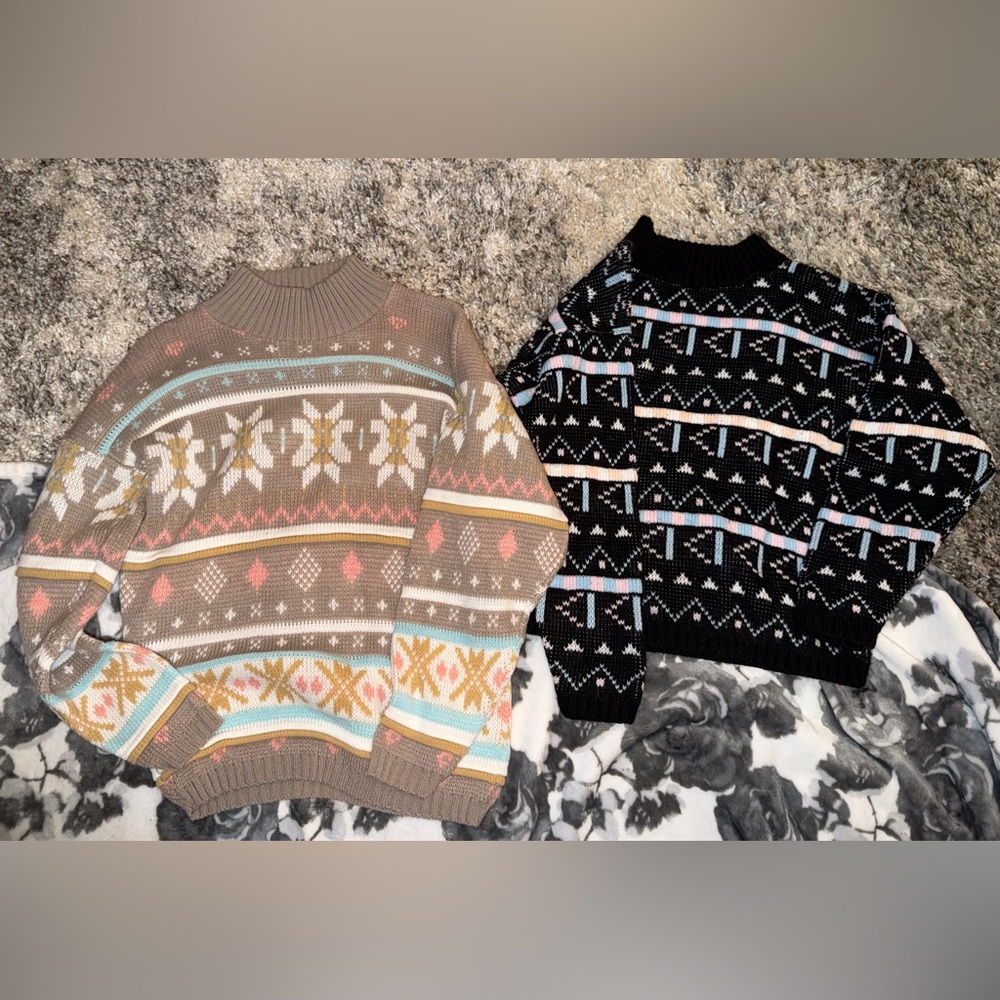 2 Croquet Club Vintage Women’s Sweaters